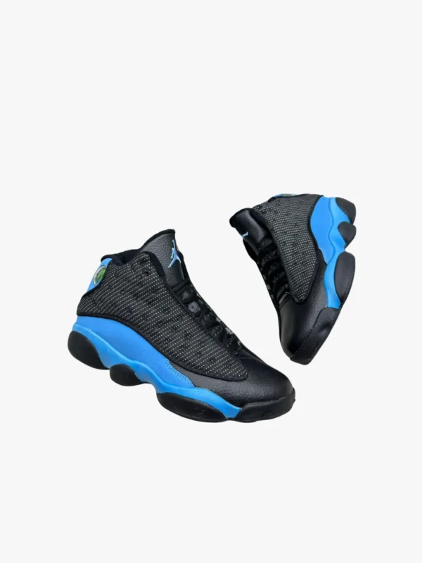 Air Jordan 13 Retro negro con azul