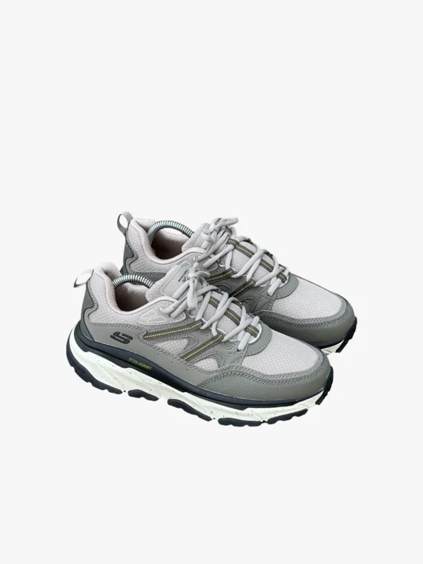 Skechers D'LUX Journey Gris con detalles negros